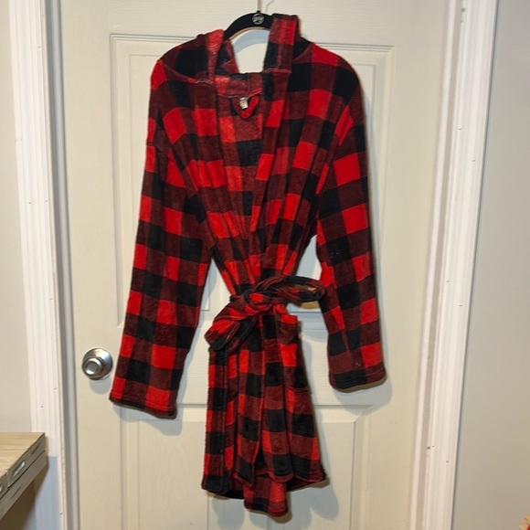 Woman’s Plush Buffalo Plaid Robe with Pockets Size Large/XL - Picture 6 of 6